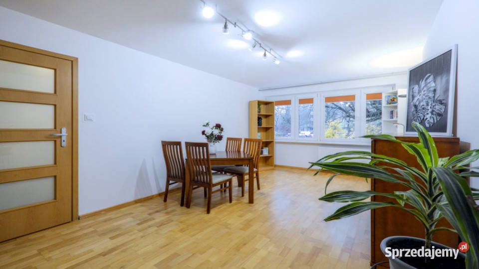 Mieszkanie 2 pokojowe z osobną widną kuchnią 5 Warszawa sprzedam