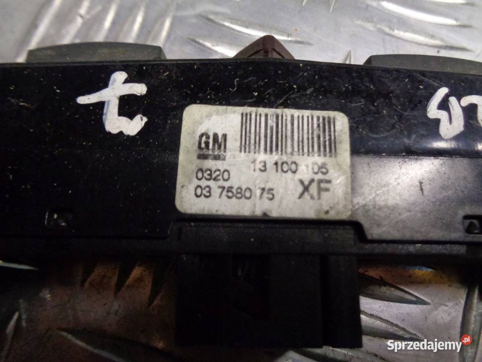 OPEL ASTRA H III PANEL SRODKOWY RAMKA 03758075 Przemęt sprzedam