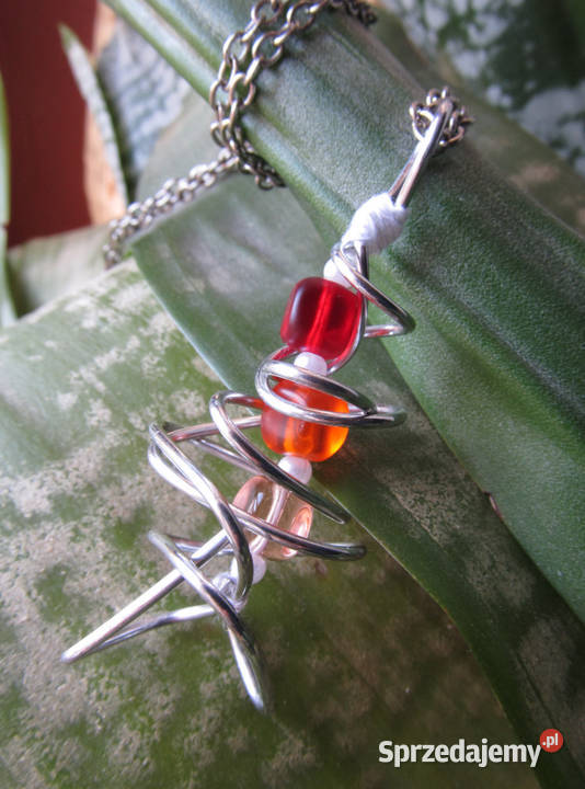 Wisiorek z drutu abstrakcja koraliki czerwony Katowice