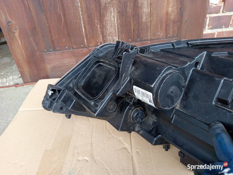 Opel Zafira C lampa prawa przód soczewka Kłodawa