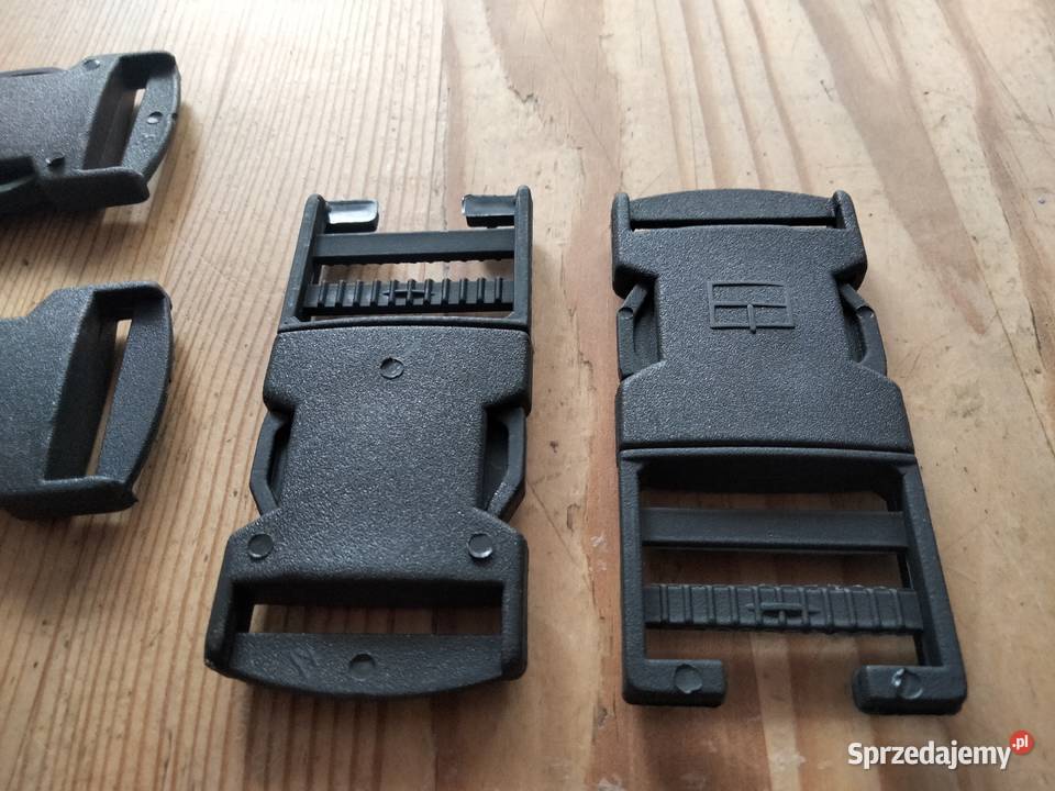 Klamra z tworzywa sztucznego kolor czarny duża wielkopolskie Ostrów Wielkopolski