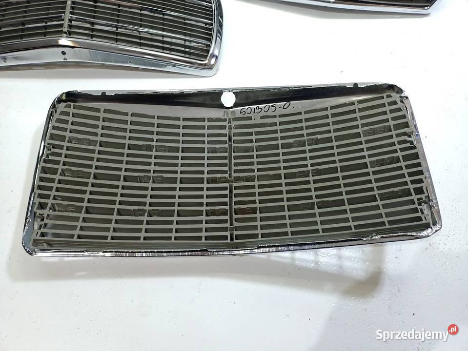 MERCEDES W123 011975121985 ATRAPA GRILL CHROM osobowe Skarżysko-Kamienna