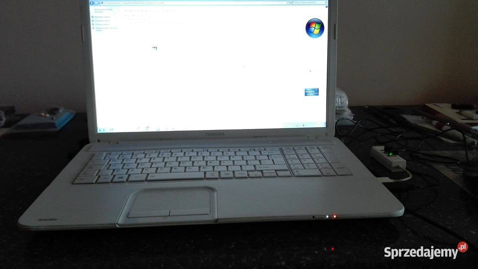 Sprzedam Używany sprawny laptop TOSHIBA 1600 x 900 Toshiba