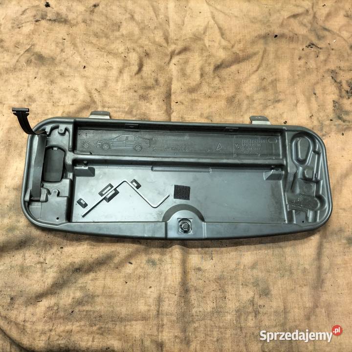 Pojemnik an narzędzia bagażnika BMW E60 E65 E66 Poręba
