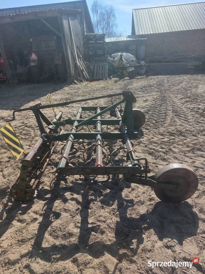 Kultywator z wałkiem Markowola