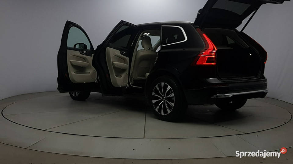 Volvo XC 60 B4 B Plus Bright Z Polskiego Salonu lakier metallic Warszawa