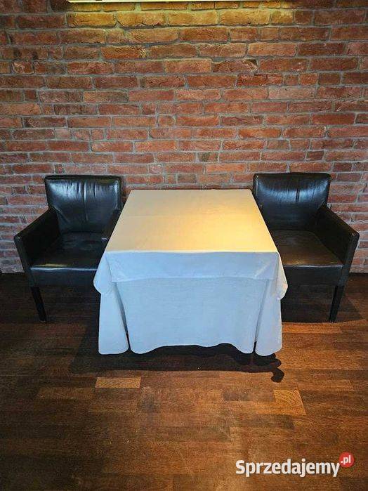Stoły restauracyjne drewniane 84x84 z obrusami Góra