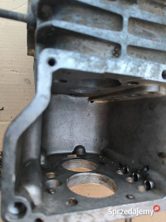 Fiat 126p obudowa skrzyni biegów