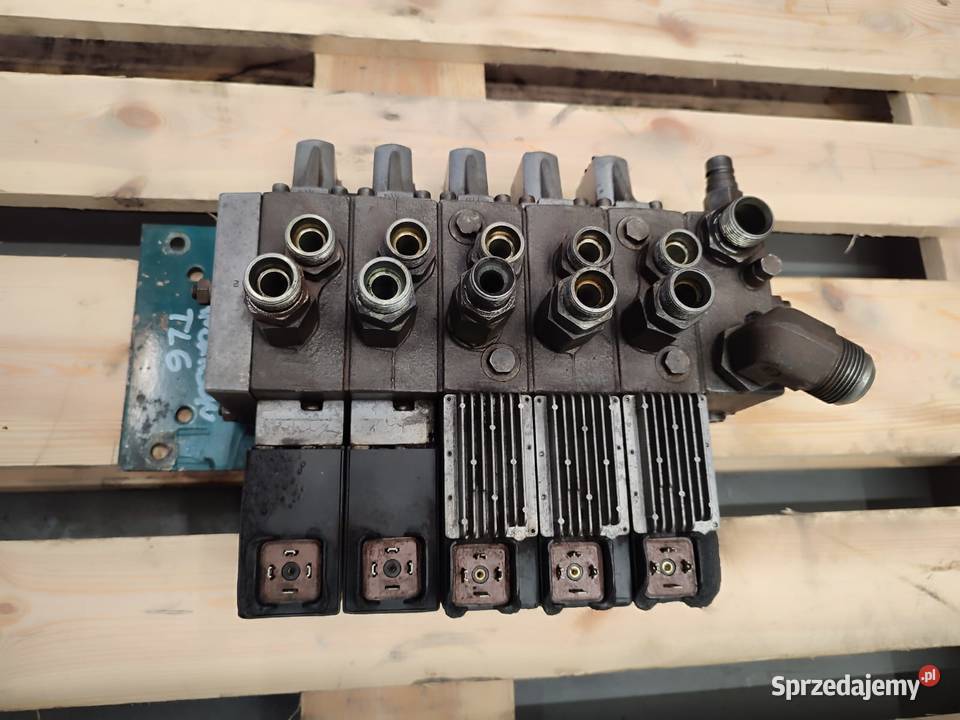 Rozdzielacz hydrauliczny Danfoss 157U6054 wielkopolskie Wilkowo