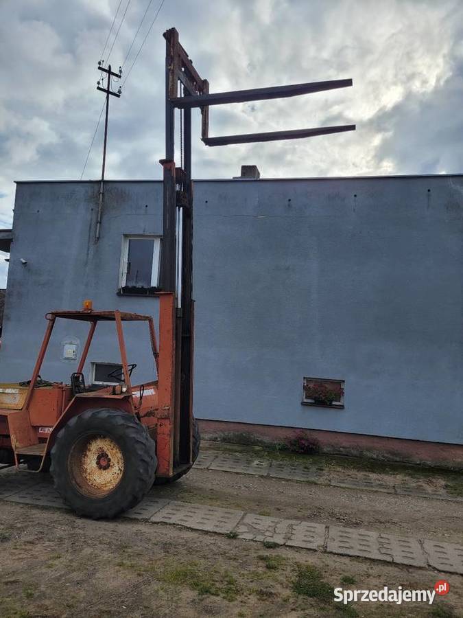 Wuzek widlowy terenowy manitou 4x4 Wózki widłowe pomorskie Cołdanki
