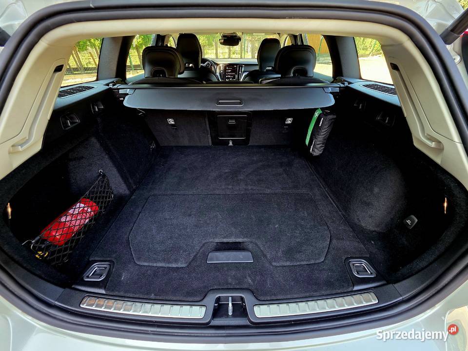 Volvo V60 B4 Mild Hybrid Diesel Momentum Pro bluetooth Będzin