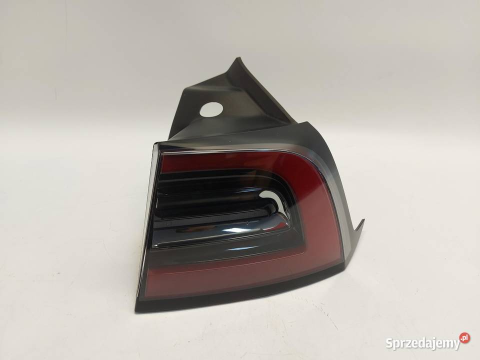 TESLA MODEL Y 2024r LAMPA PRAWA TYŁ TYLNA osobowe