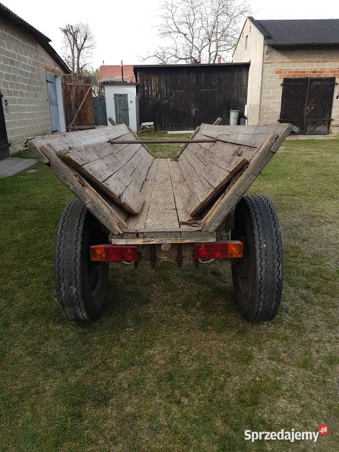 wóz do traktora ze światłami