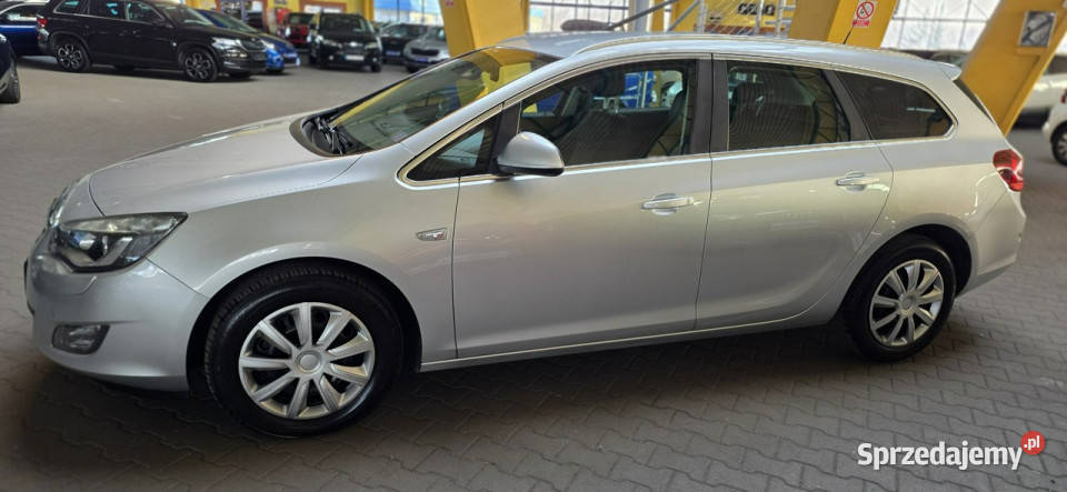 Opel Astra OPIS W podanej roczna gwarancja J ASR (kontrola trakcji) Mysłowice