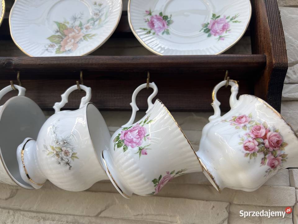 Stara porcelana sygnowana filiżanka na półce Bystrzyca Kłodzka