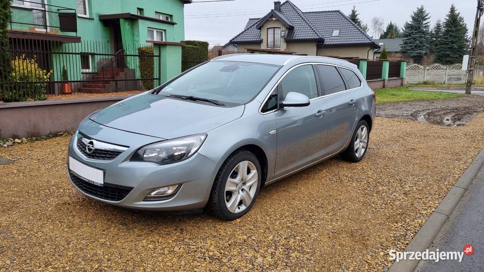Opel Astra J Kombi 17 CDTI 2011r Stan centralny zamek śląskie Częstochowa
