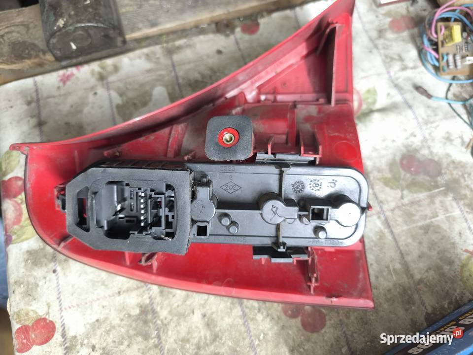 Lampy tył Clio 2 kompletne lewa prawa osobowe pomorskie Chojnice