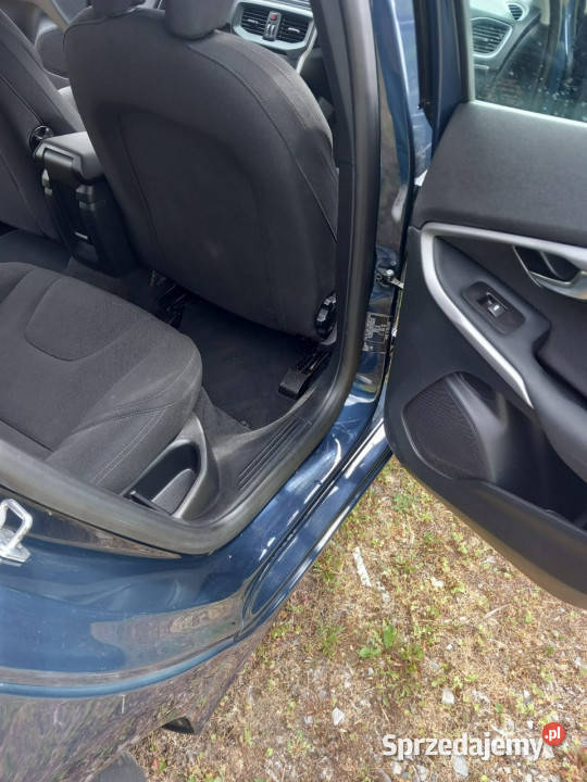Volvo V40 v40 16 120 SERWISOWANY ZADBANY SPRAWNY światła do jazdy dziennej lubelskie Lublin