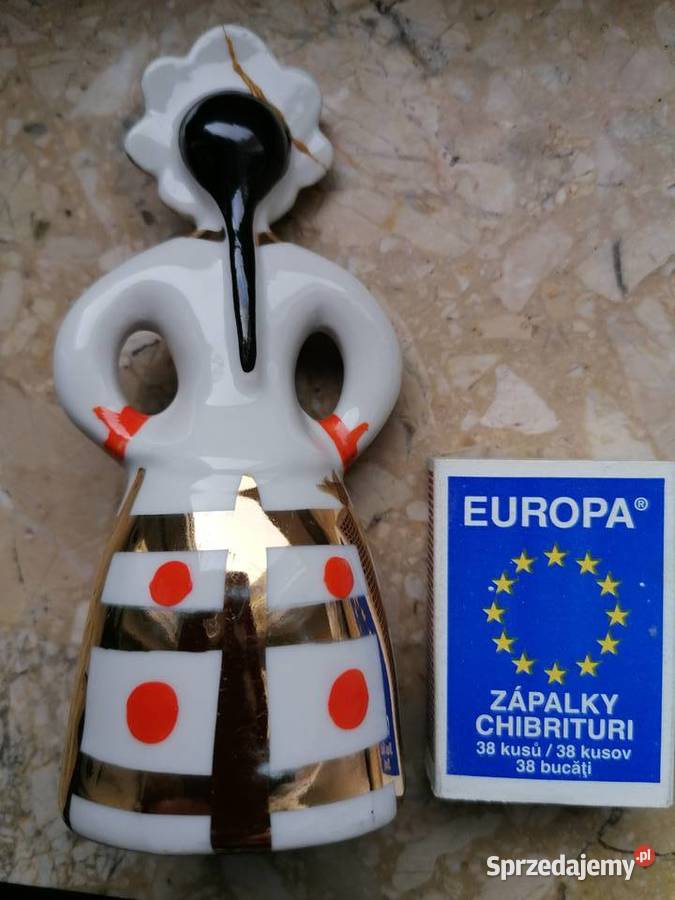Figurka kobiety w stroju ludowym Połonne Porcelana i szkło