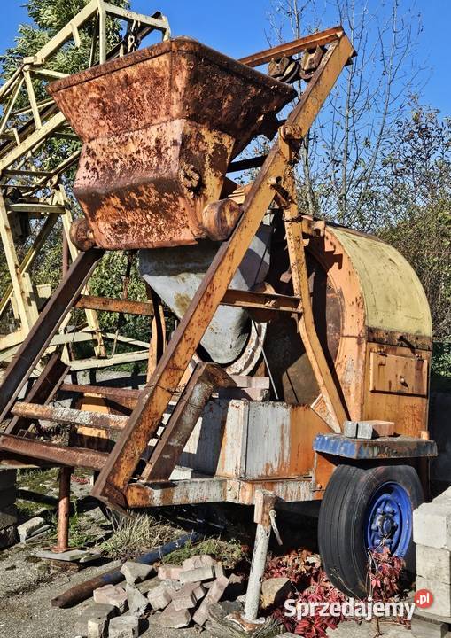 betoniarka na podwoziu z mechanicznym koszem Koło sprzedam