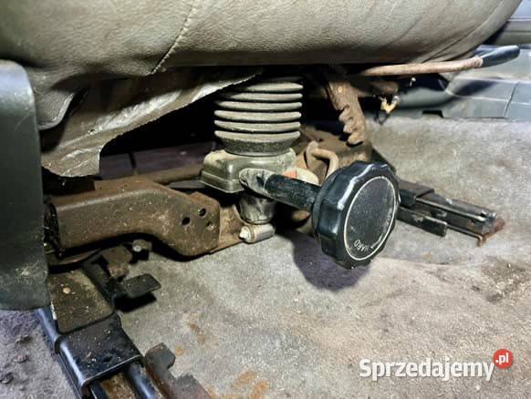 Mitsubishi Pajero 28 TD 4M40 terenowy na części Świdnik