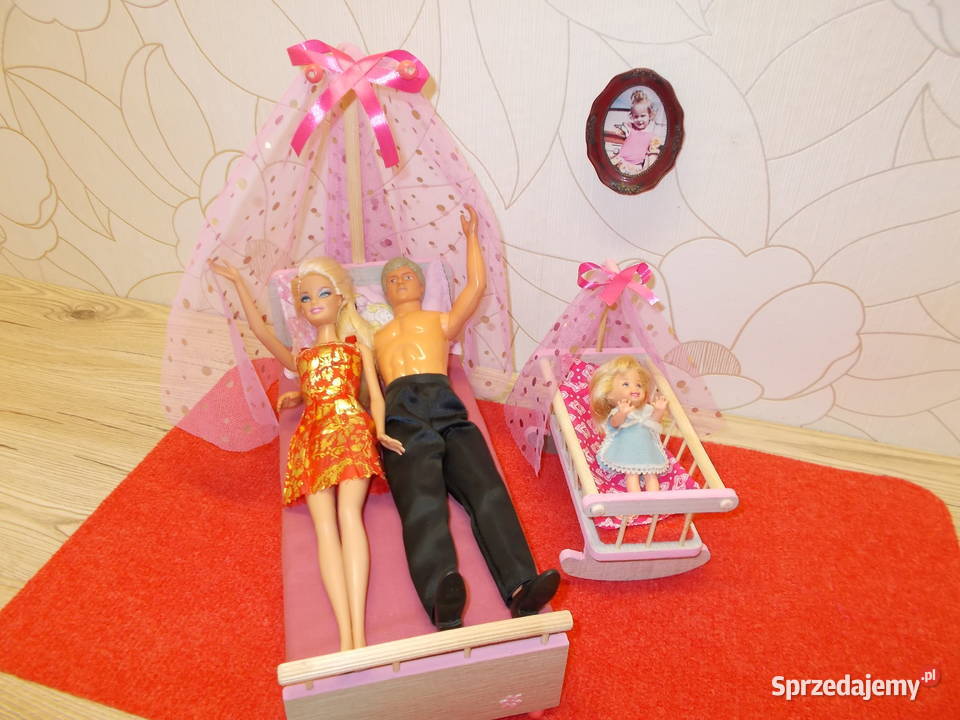 mebelki lalek barbie łóżko kołyska drewniane Lalki i akcesoria Kwidzyn