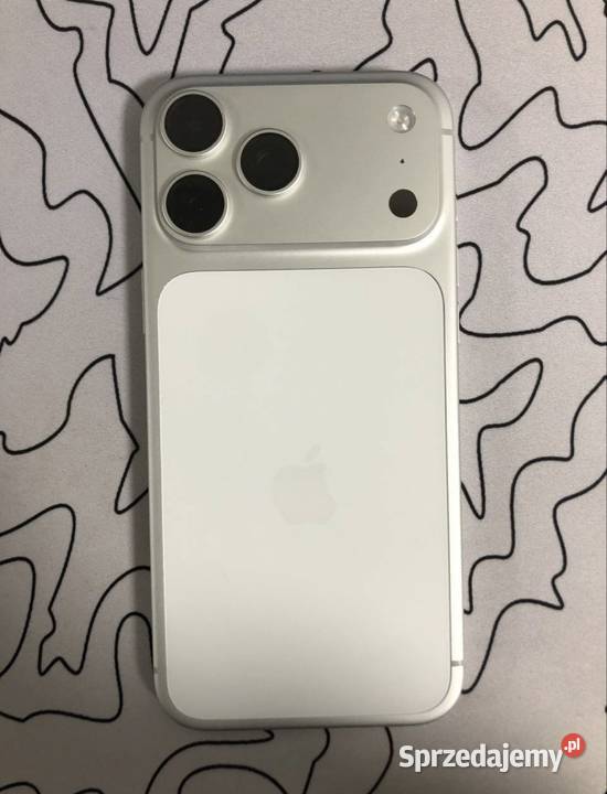 iPhone 17 Pro 256 GB w kolorze srebrnym z sprzedam