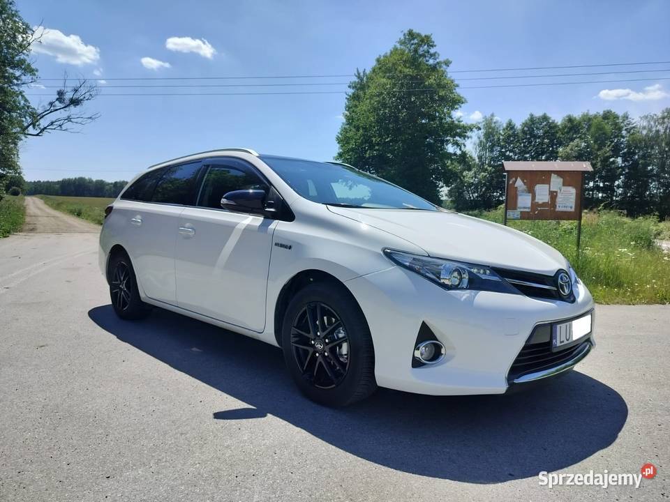 Toyota Auris Hybrid 2015 Auris Włodawa