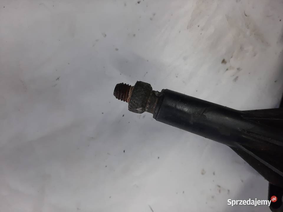 Fiat Grande Punto Evo silniczek tylnej