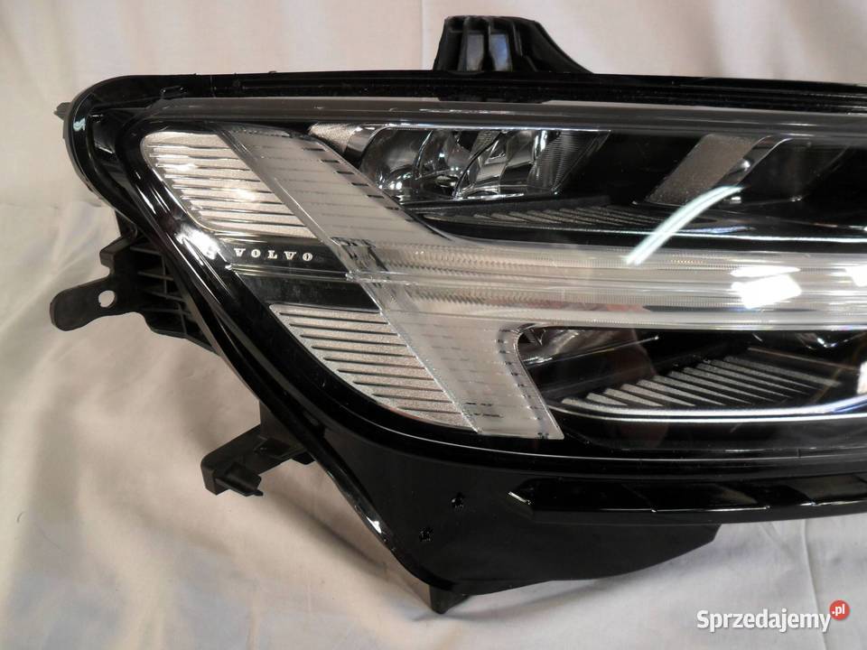 REFLEKTOR PRZÓD STRONA PRAWA VOLVO S60 osobowe