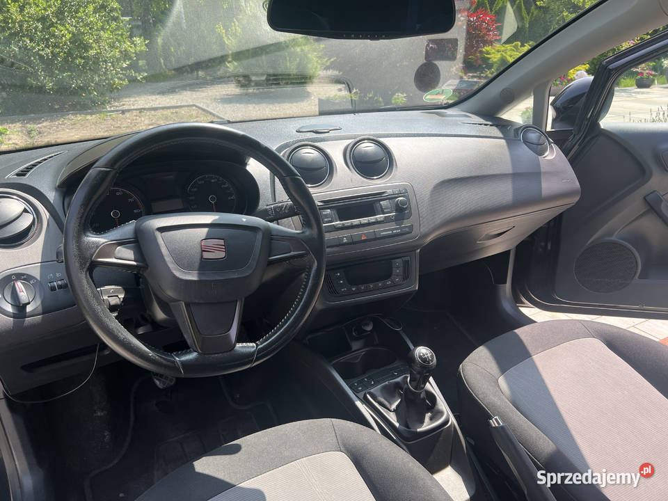Seat Ibiza IV 12 Benzyna 2013 r 194 000 Czarny benzyna Rzeszów