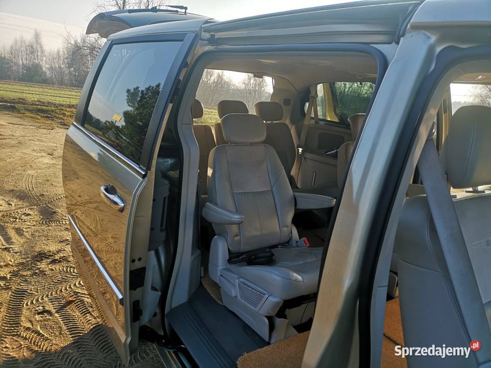 Chrysler Town and Country Limited wielkopolskie Nekielka