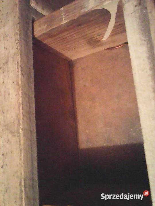 półka wisząca z szufladkami