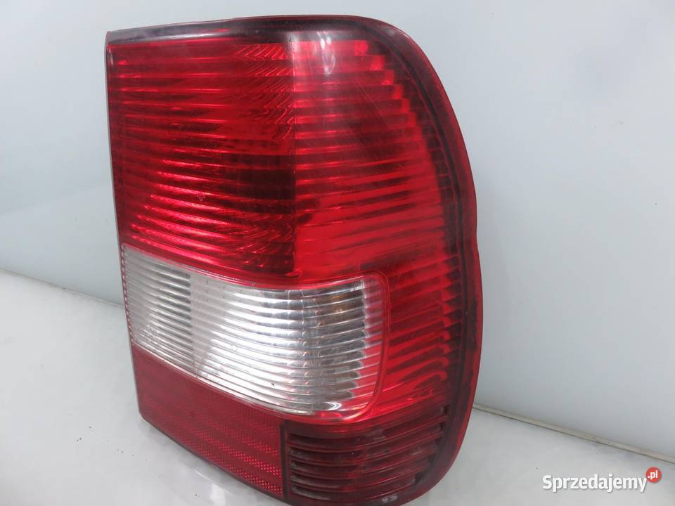 LAMPA PRAWA TYLNA MITSUBISHI PAJERO PININ