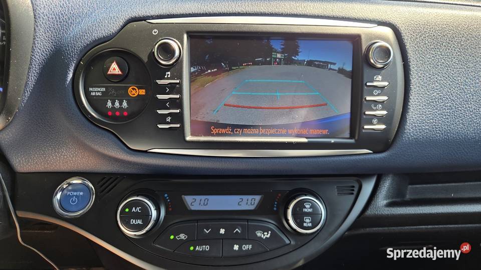 Toyota Yaris Automat Hybryda Najbogatsza Wersja garażowany pomorskie