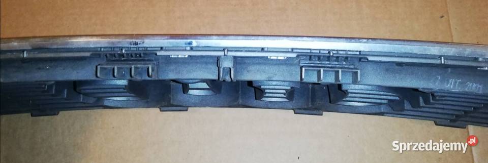 Grill Audi S4 B5 A4 B5 8D0 853 651 AA Sanok sprzedam