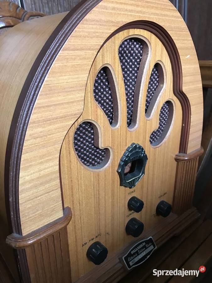 Nostalgiczne stare radio - ANTYK