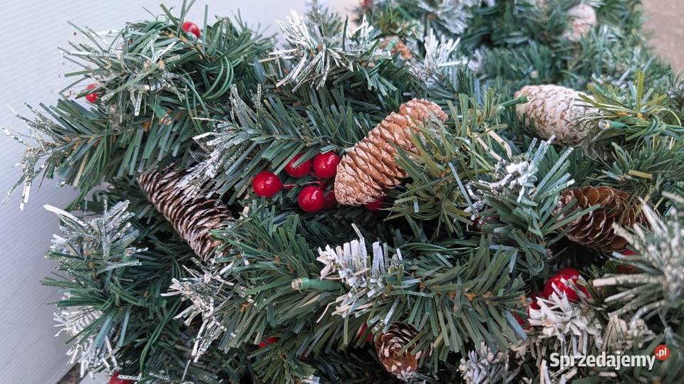 Choinka sztuczna YITAHOME 182 ozdobiona śniegiem Jadowniki