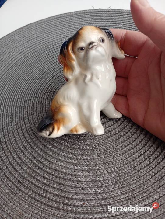 Figurka pieska ceramika