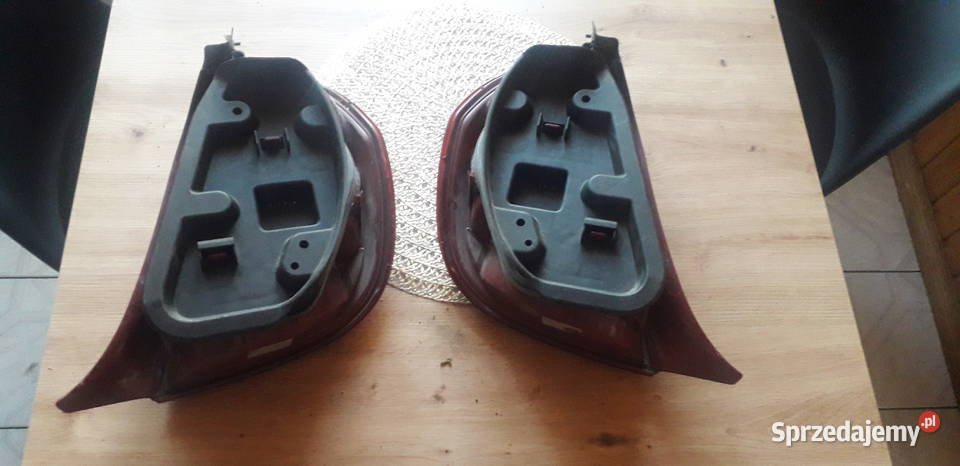 Komplet tylnych lamp Citroen C5 I 0104r Żabno