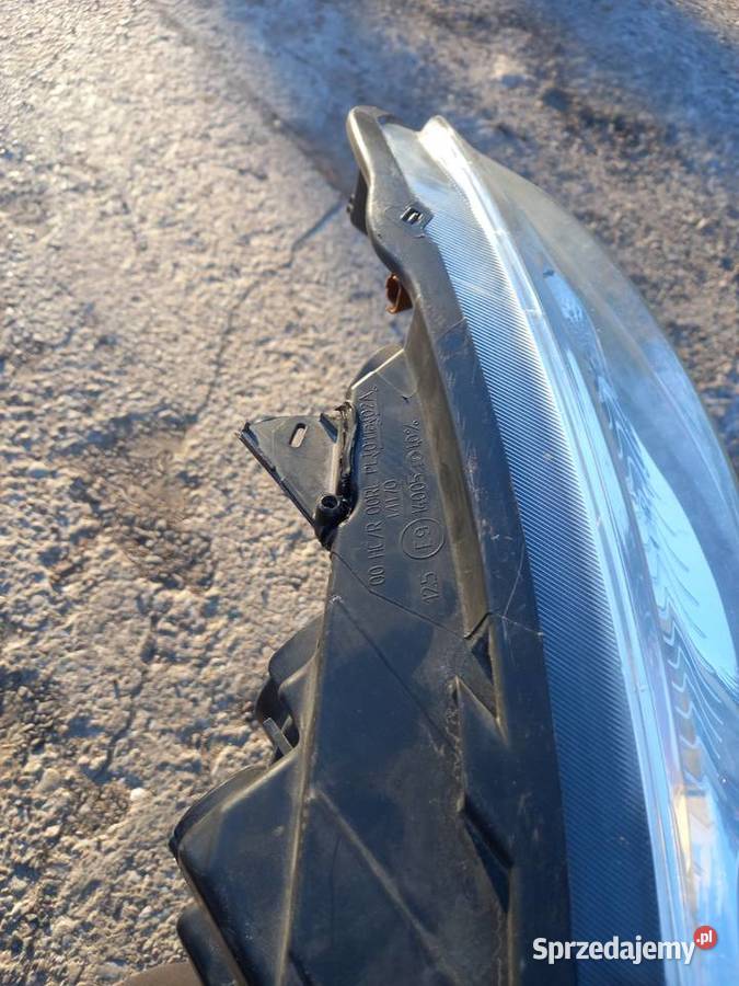 Dacia Dokker reflektory przod Oryginal Środek Płock
