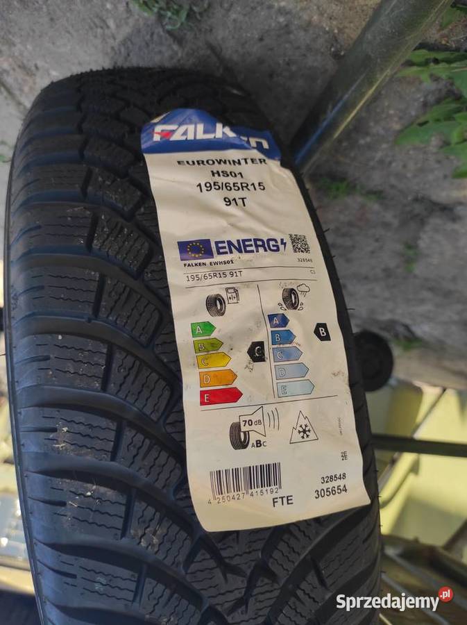 Opona Falken Eurowinter HS01 19565 R 15 nowa z Ostrowiec Świętokrzyski sprzedam