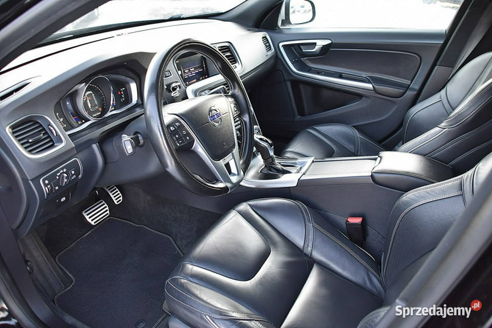 Volvo V60 20D4 190 RDesign Skóra Led Navi XENON czujnik martwego pola mazowieckie Nowe Kucice