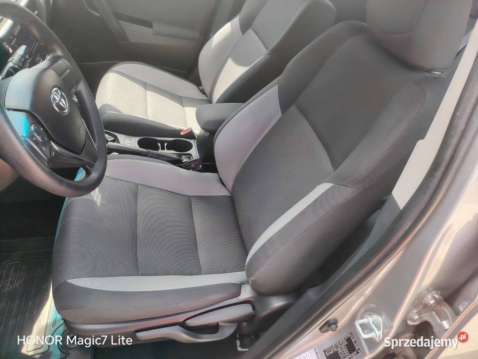 Auris 16 benzyna salon oryginał lakier 2X koła Łask
