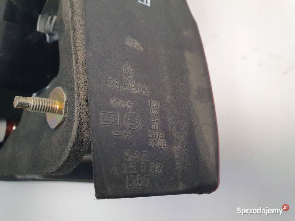 LAMPA PRAWA Volvo V40 I lift 9904r TYLNA prawy Chełm