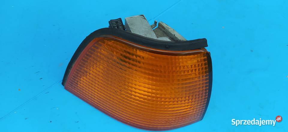 BMW E36 coupe kierunkowskaz migacz prawy Oświetlenie Łask