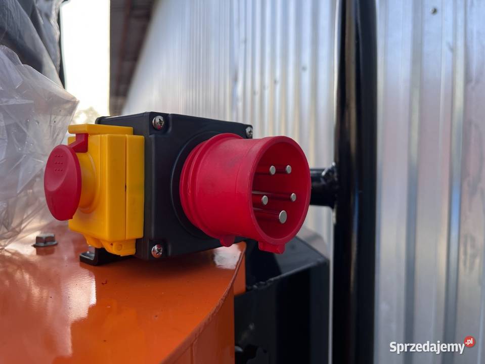 Koparka SANKO spalinowoelektryczna z wychyłem Małuszyn