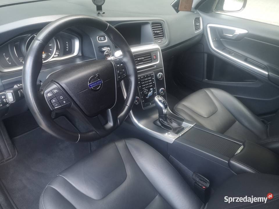 Volvo V60 I Cross Country 2018r 20D D3 Automat Sieradz sprzedam