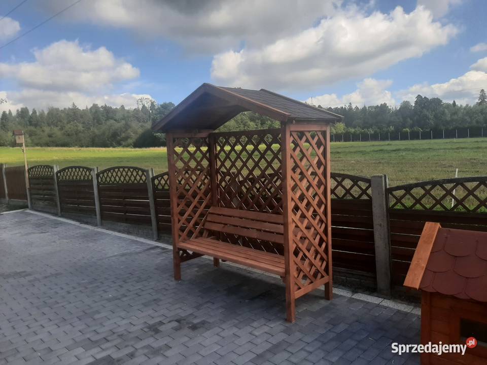 Pergola z ławką