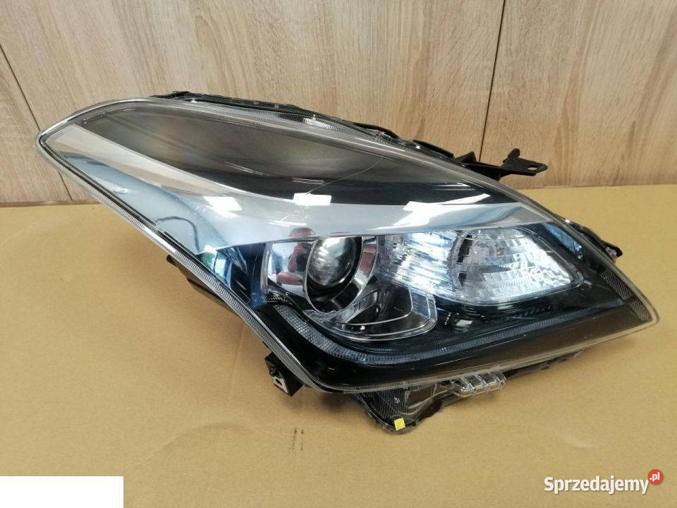 Suzuki Baleno reflektor prawy bi xenon Led Kozubszczyzna